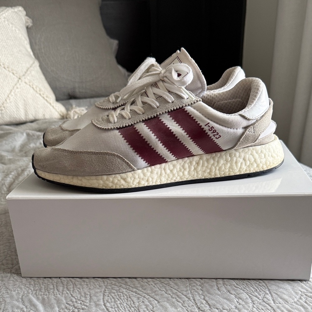 adidas Sneakers in Cream and Burgundy